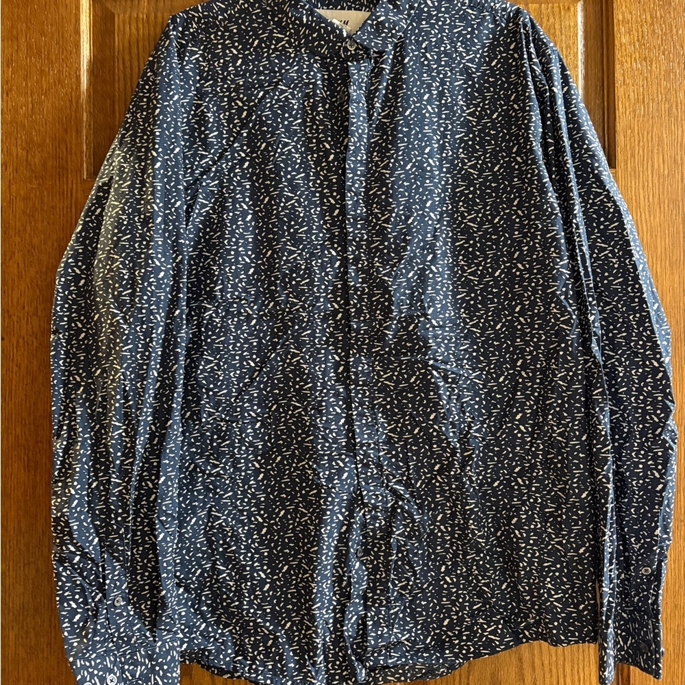 H&M Navy and White Casual Button Down Shirt